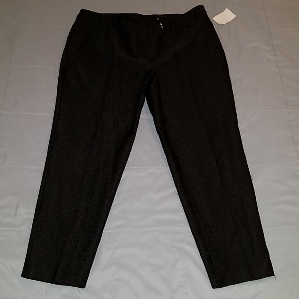 NEW W/O ORIGINAL TAG.  KIM ROGERS PANTS. 14P.
